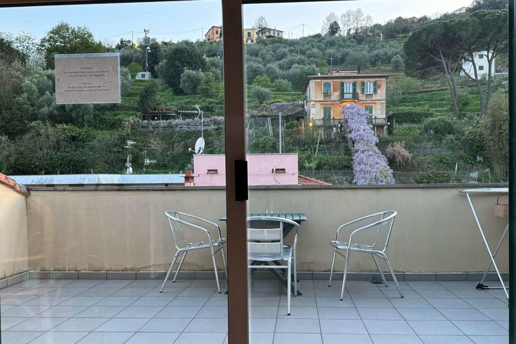 Apartamento La Soffitta Di Maria La Spezia Exterior foto